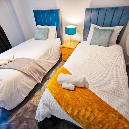 Lovely 2-Bedroom Apartment, Free Parking Манчестер Екстер'єр фото