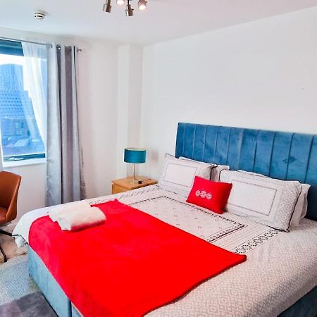 Lovely 2-Bedroom Apartment, Free Parking Манчестер Екстер'єр фото