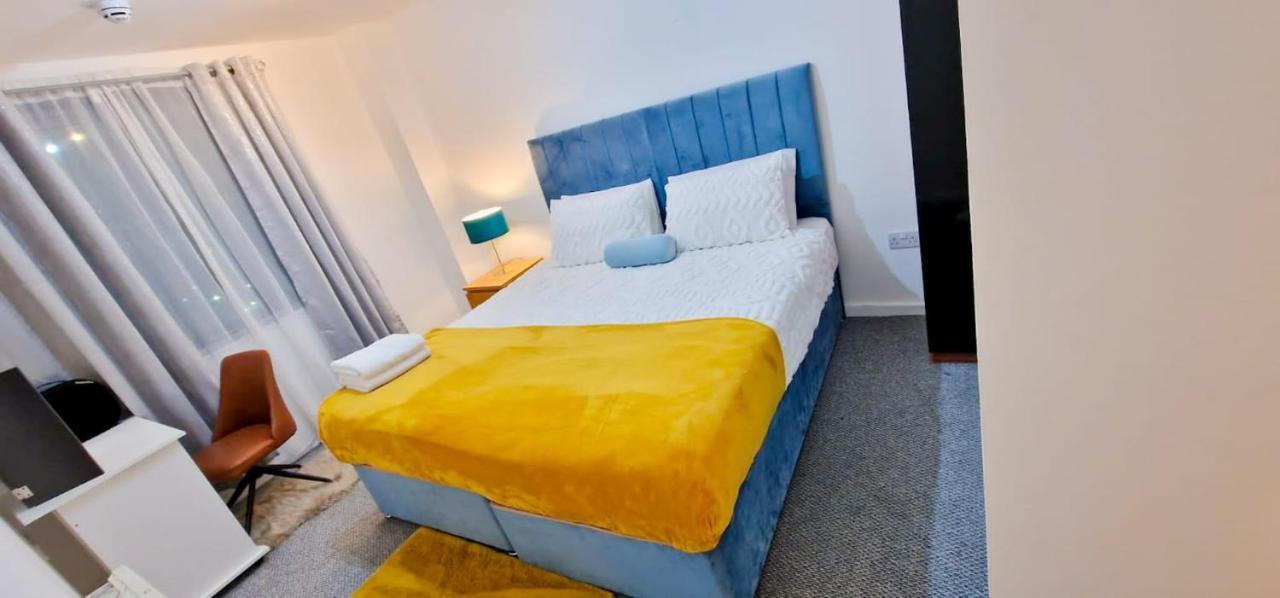 Lovely 2-Bedroom Apartment, Free Parking Манчестер Екстер'єр фото