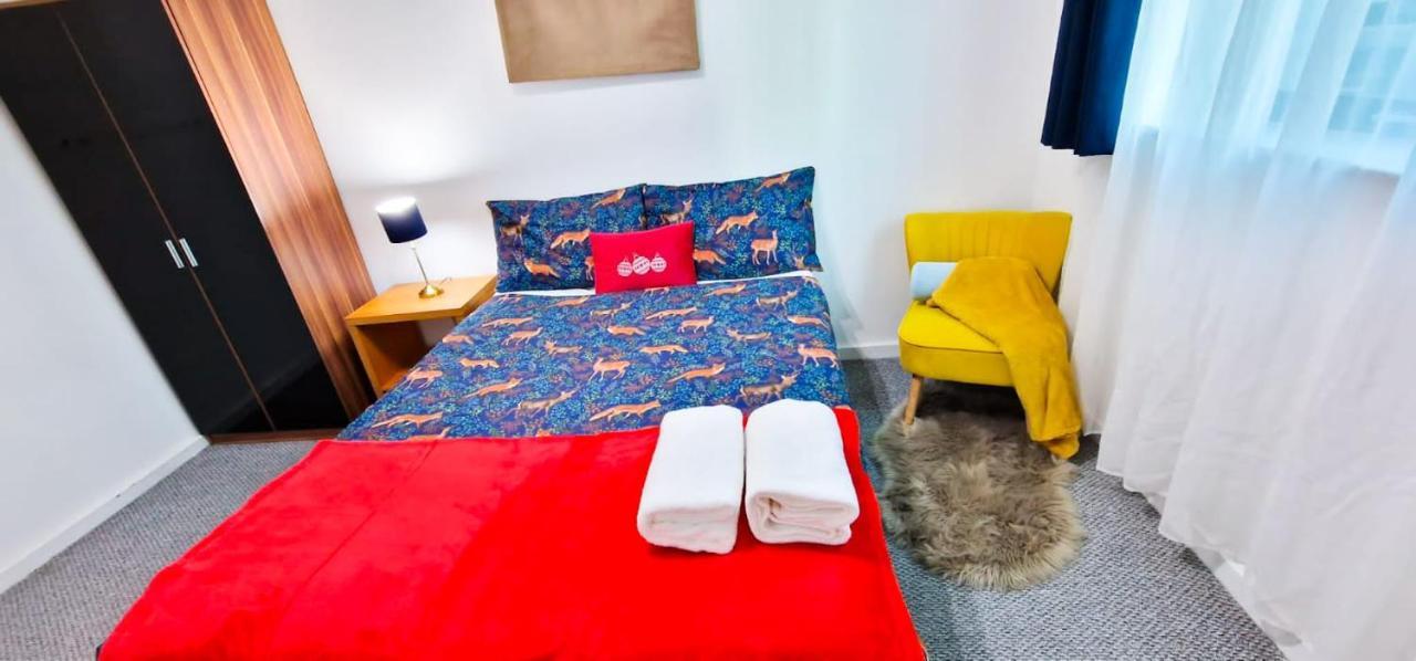 Lovely 2-Bedroom Apartment, Free Parking Манчестер Екстер'єр фото