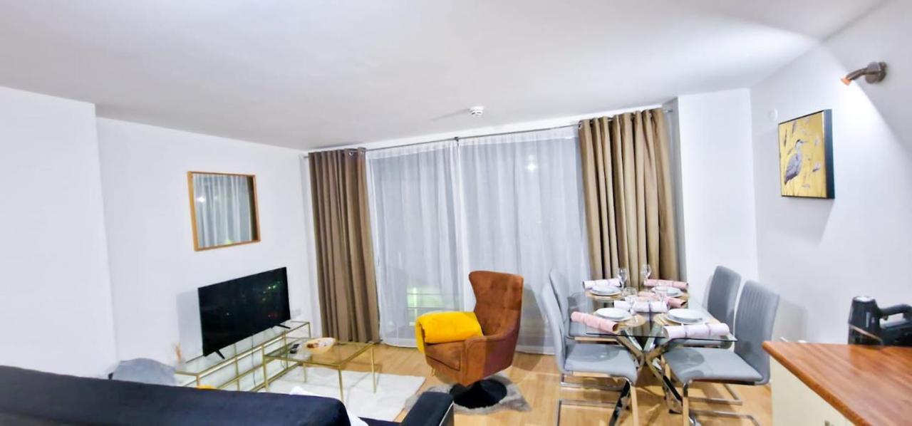 Lovely 2-Bedroom Apartment, Free Parking Манчестер Екстер'єр фото
